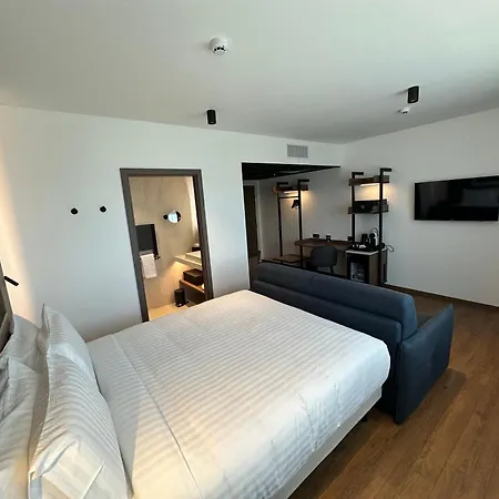 Hotell Kyriad Prestige - Les Terrasses
